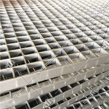 صريف الصلب للمنصة والممر